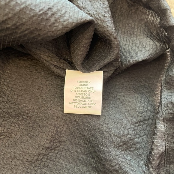 Trina Turk Silk V-Neck Zip Blouse Blouson Whimsigoth Office Glam Black Medium - Picture 8 of 9